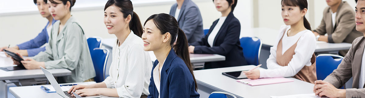 応急手当をを施す学生
