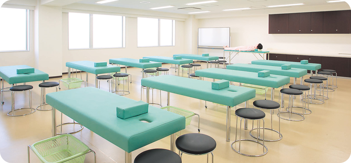 イベント体験する学生